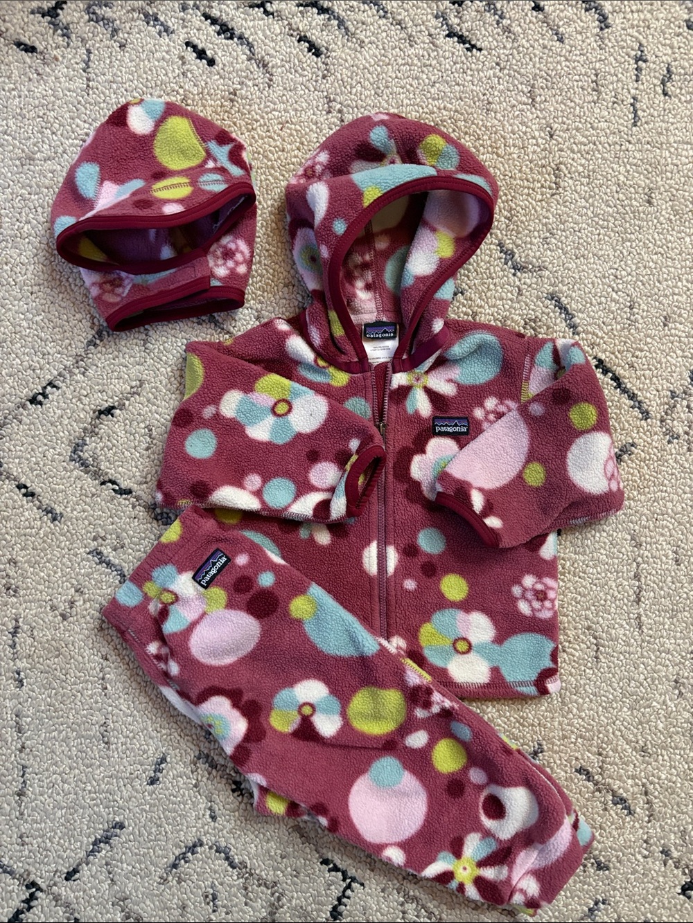 Vintage ECU-Patagonia Baby Micro D Fleece 3
Piece Set sz 18M Stamped Floral berr